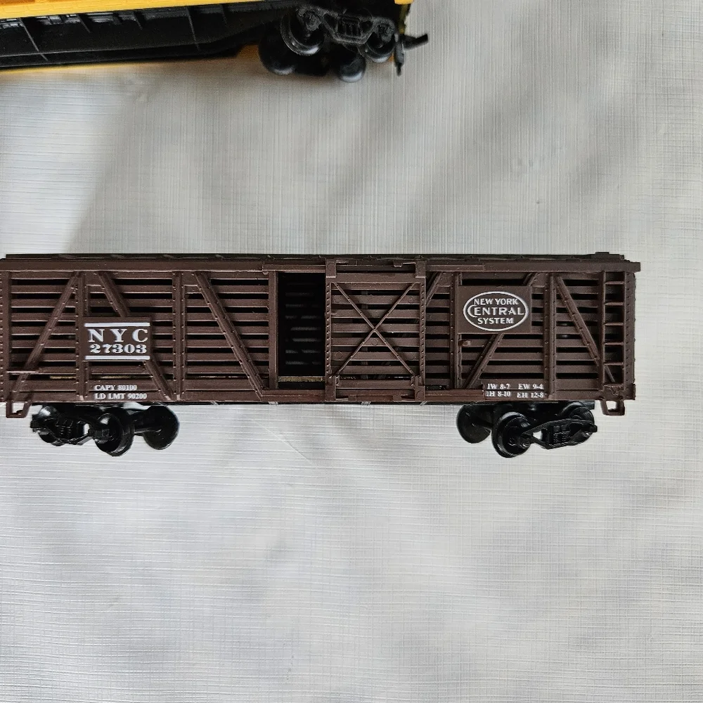 Lot of 3 Life Like Ho Scale Thrall Door #8990, #8513 Burlington #8461 Cattle Car